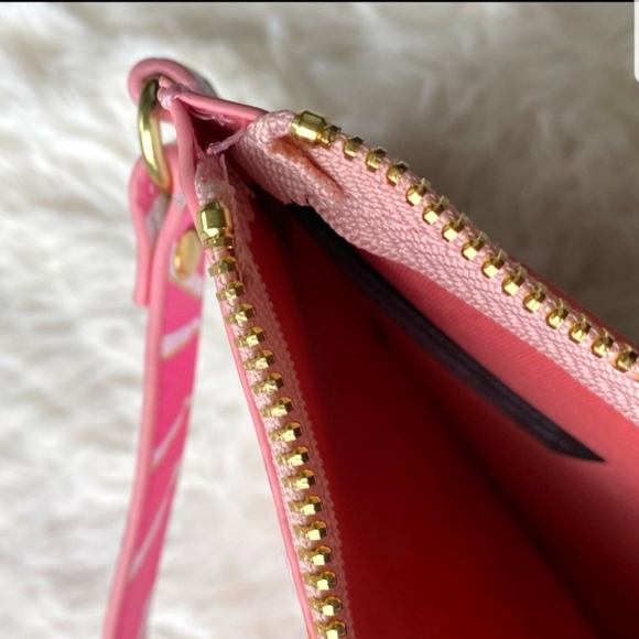 Chicos Floral Wristlet - Picture 7 of 8